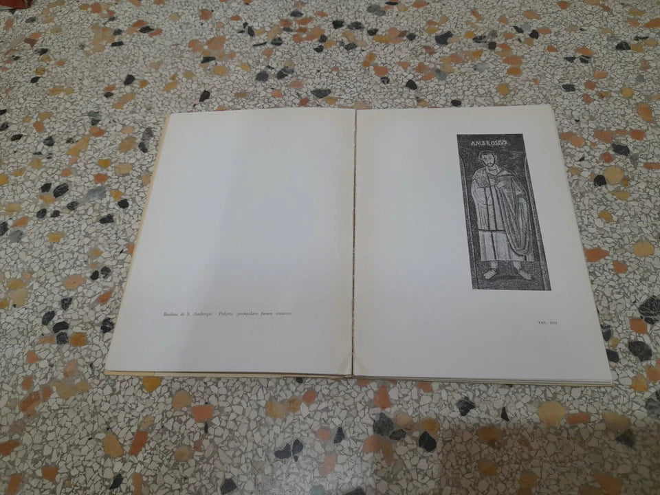 ARCHITETTURA E DECORAZIONI NELLE CHIESE DI MILANO. EVA TEA. A CURA DEL BANCO AMBROSIANO. EDIZIONE FUORI COMMERCIO 1952.
