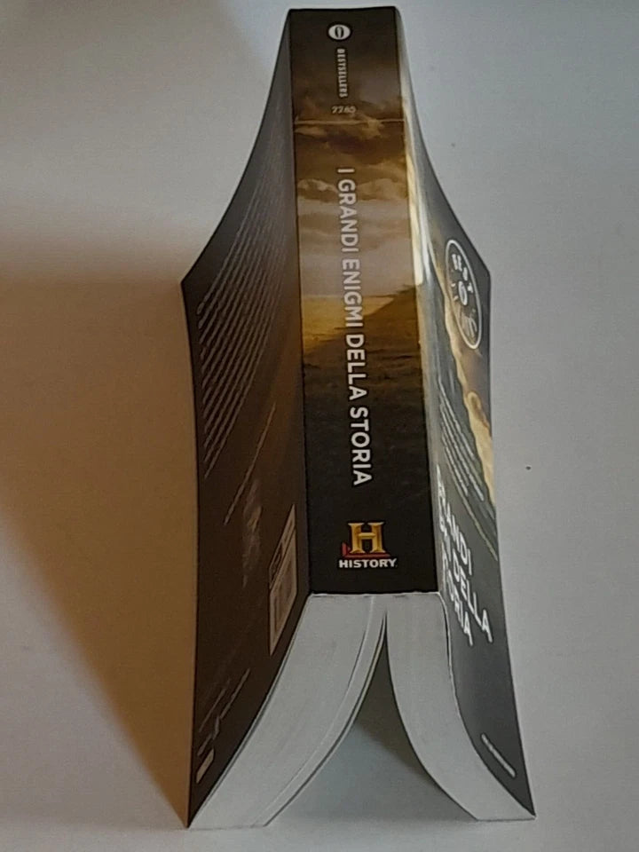 I GRANDI ENIGMI DELLA STORIA. HISTORY CHANNEL. MONDADORI EDITORE. COLLANA: OSCAR BESTSELLERS 2265. RISTAMPA 2013.