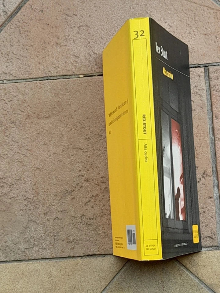 ALTA CUCINA. REX STOUT. COLLANA: LE STRADE DEL GIALLO 32. EDIZIONE SPECIALE LA BIBLIOTECA DI REPUBBLICA, SU LICENZA ARNOLDO MONDADORI 2004.