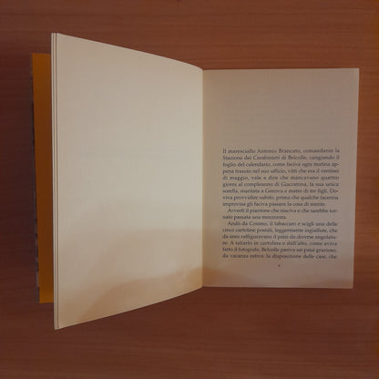 IL MEDAGLIONE. ANDREA CAMILLERI. OSCAR MONDADORI EDITORE. COLLANA: PICCOLA BIBLIOTECA OSCAR MONDADORI 421. 1° EDIZIONE: GIUGNO 2005.