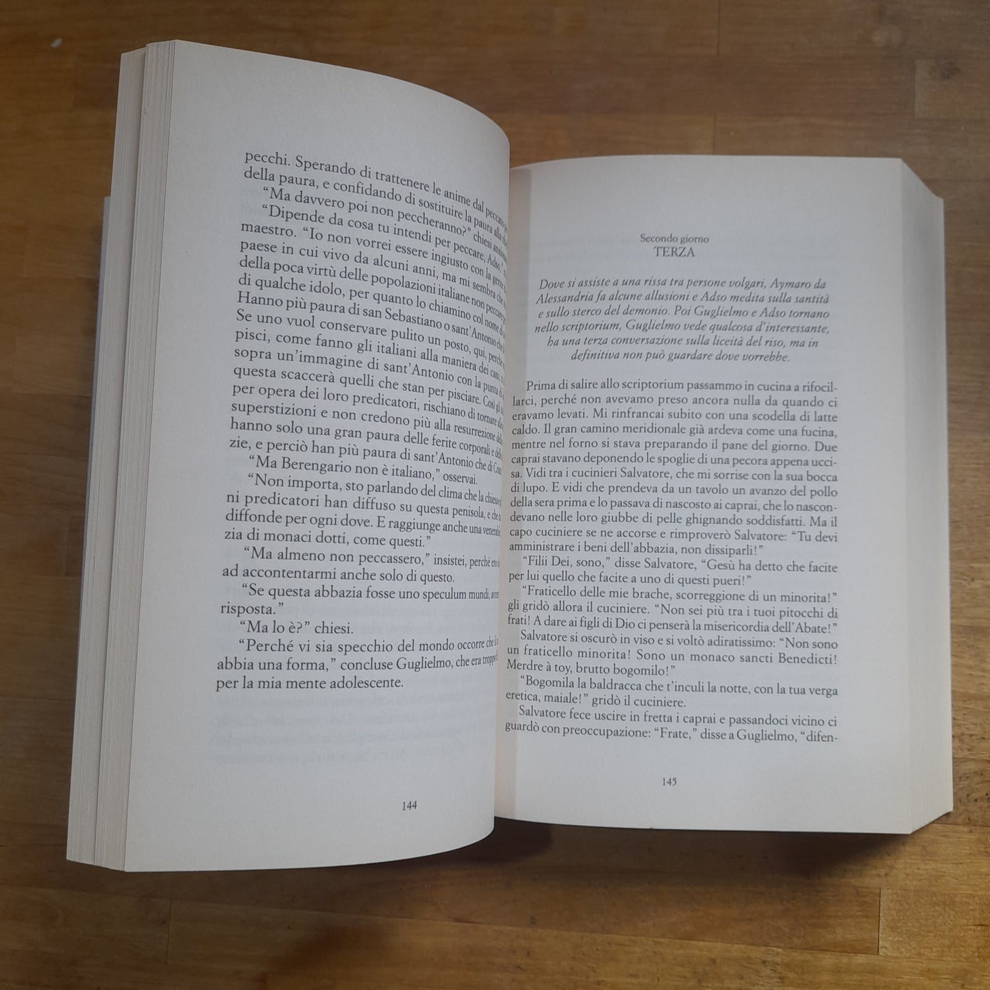 IL NOME DELLA ROSA. UMBERTO ECO. EDIZIONE SPECIALE PER CORRIERE DELLA SERA SU LICENZA BOMPIANI, 2016. COLLANA: ROMANZI E SAGGI, LE RACCOLTE DEL CORRIERE DELLA SERA.