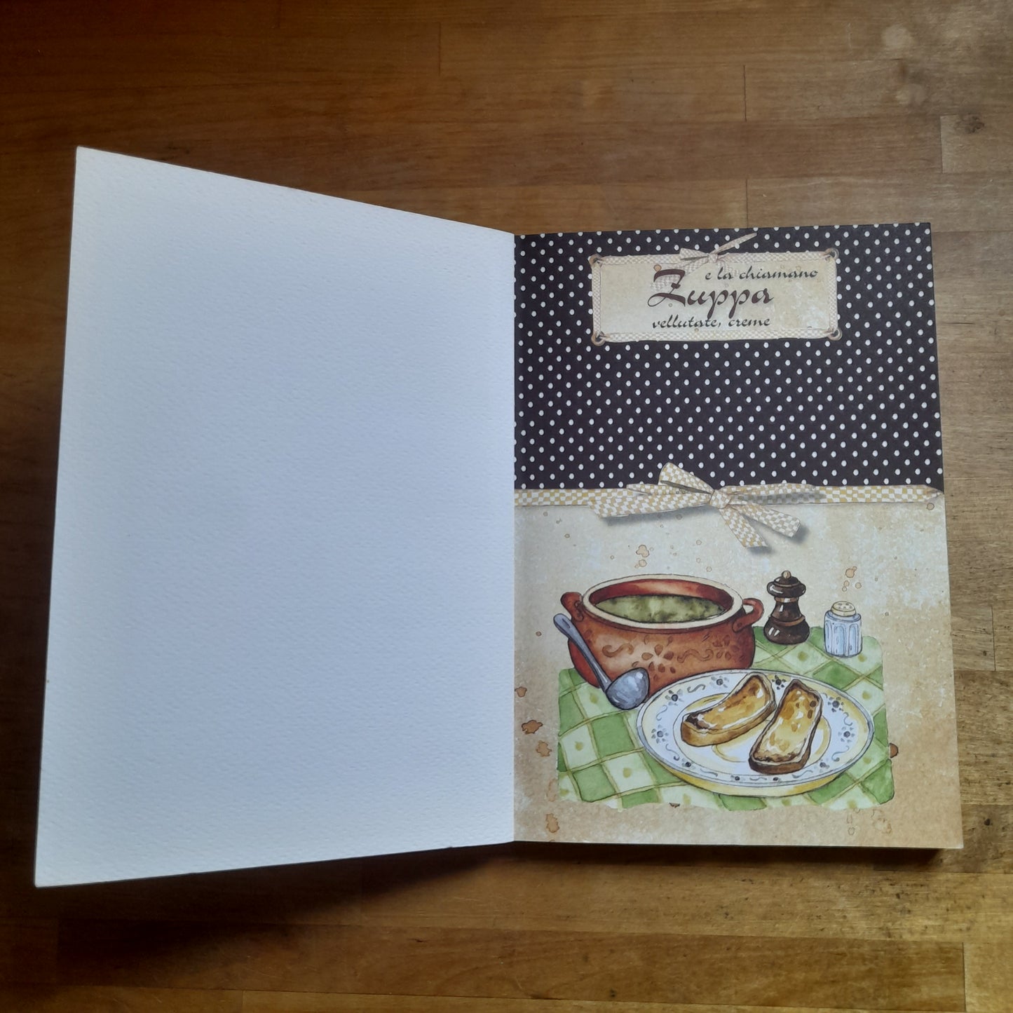 E LA CHIAMANO ZUPPA. VELLUTATE, CREME, MINESTRE E MINESTRONI DI VERDURA. A CURA DI CHIARA SCUDELOTTI. EDIZIONI DEL BALDO. 2° EDIZIONE 2012. COLLANA: RICETTE - NOSTALGIA DI CASA.