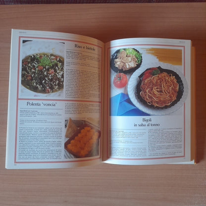 LA CUCINA A MICROONDE. TESTI E RICETTE DI FERNANDA GOSETTI. EDITORIALE "IL MOSAICO", 1995.
