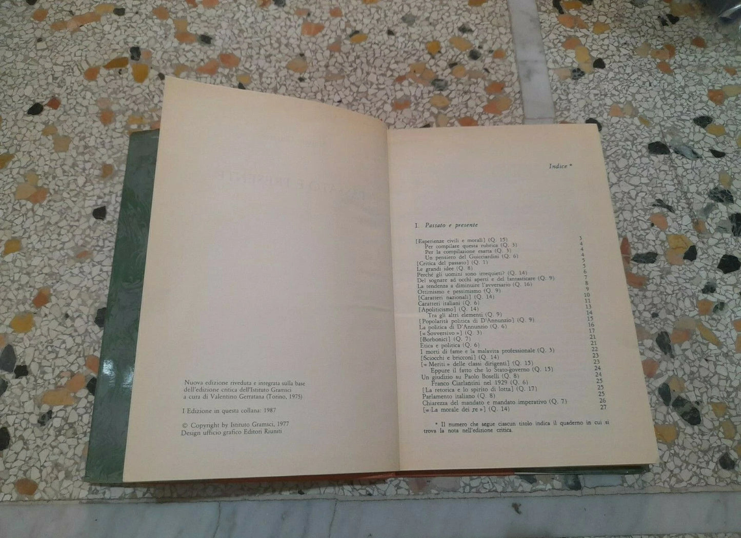 PASSATO E PRESENTE. ANTONIO GRAMSCI. EDITORI RIUNITI. COLLANA: IL PENSIERO DI GRAMSCI. 1° EDIZIONE 1987.