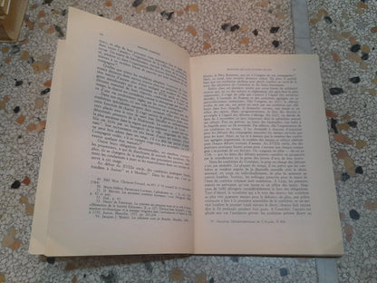 STORIOGRAFIA FRANCESE ED ITALIANA A CONFRONTO SUL FENOMENO ASSOCIATIVO XVII E XIX SECOLO. A CURA DI MARIA TERESA MAIULLARI. FONDAZIONE LUIGI EINAUDI, 1988. COLLANA: "STUDI" 29.