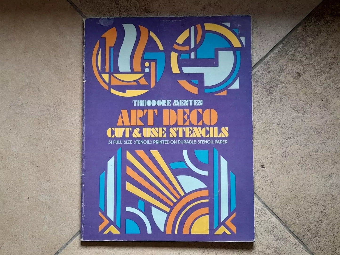 ART DECO. CUT & USE STENCILS. THEODORE MENTEN. DOVER PUBLICATIONS, INC., NEW YORK . 1° EDIZIONE 1977.