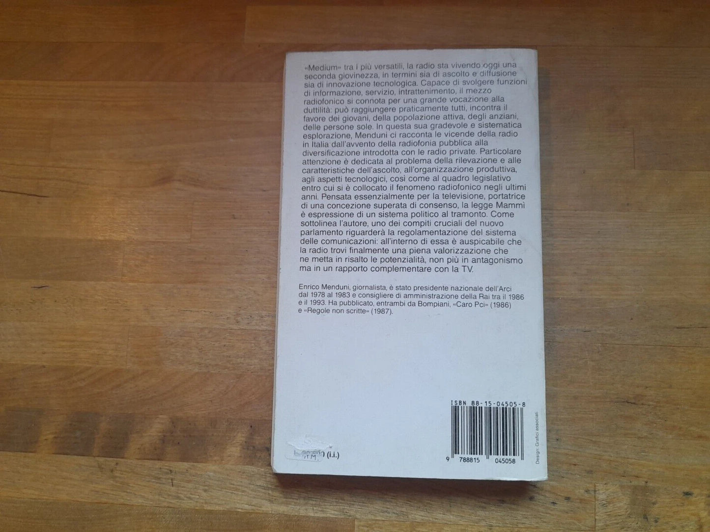 LA RADIO NELL'ERA DELLA TV. FINE DI UN COMPLESSO DI INFERIORITA'. ENRICO MENDUNI. IL MULINO EDITRICE. COLLANA: CONTEMPORANEA / 66. RISTAMPA 1994.