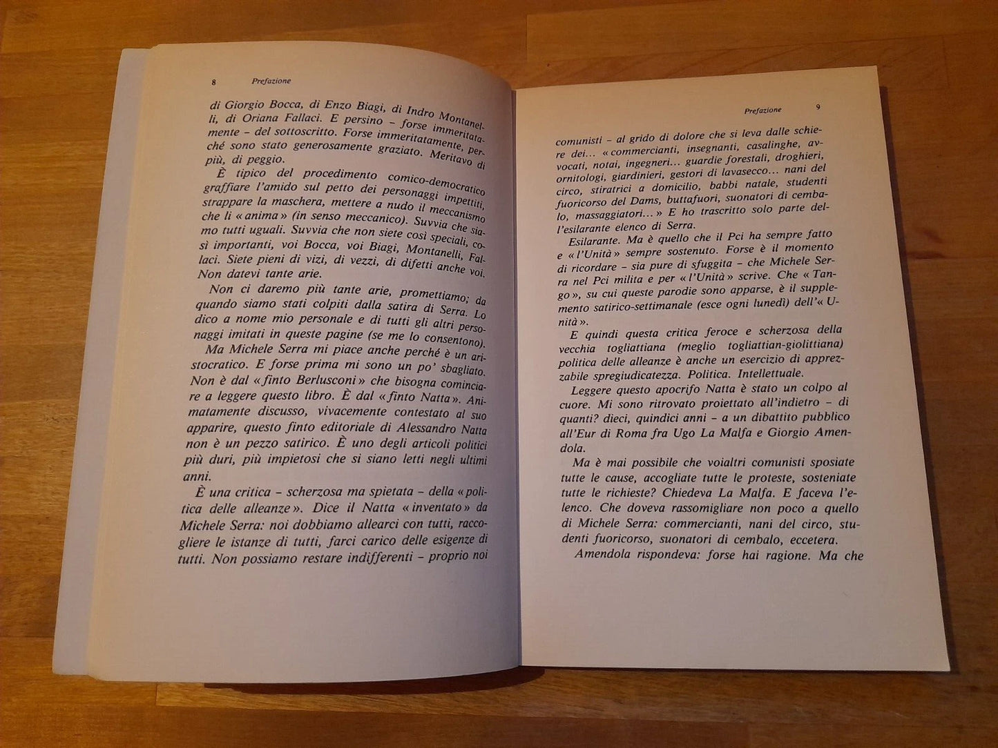 VISTI DA LONTANO. MICHELE SERRA. COLLANA: BUM MONDADORI. 1° EDIZIONE 1987. PREFAZIONE DI BENIAMINO PLACIDO.