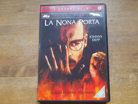 LA NONA PORTA. DVD. REGIA DI ROMAN POLANSKY CON JOHNNY DEPP. " I GRANDI FILM" 2003.