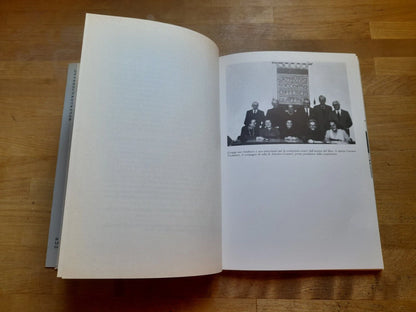 STORIA E CRONISTORIA DELLA CAMST. I SOCI RACCONTANO. GIULIANA RICCI GAROTTI. EDITORE MARSILIO. 1° EDIZIONE 1985. COLLANA: RICERCHE