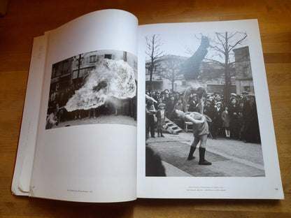 PARIS MON AMOUR. JEAN - CLAUDE GAUTRAND. TASCHEN EDITORE. RISTAMPA 2004. MULTILINGUA.