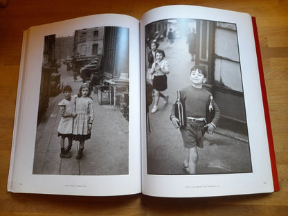PARIS MON AMOUR. JEAN - CLAUDE GAUTRAND. TASCHEN EDITORE. RISTAMPA 2004. MULTILINGUA.