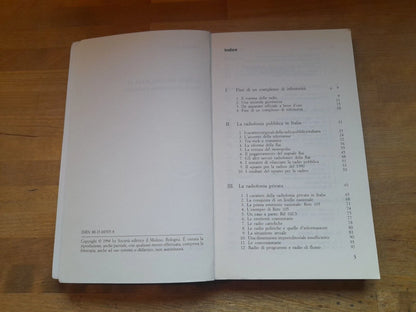 LA RADIO NELL'ERA DELLA TV. FINE DI UN COMPLESSO DI INFERIORITA'. ENRICO MENDUNI. IL MULINO EDITRICE. COLLANA: CONTEMPORANEA / 66. RISTAMPA 1994.