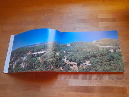 PARK GUELL L'UTOPIA DE GAUDI. J.M. CARANDELL. TRIANGLE POSTALS EDITORE, 1999. TESTO IN ITALIANO