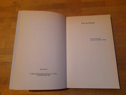 VISTI DA LONTANO. MICHELE SERRA. COLLANA: BUM MONDADORI. 1° EDIZIONE 1987. PREFAZIONE DI BENIAMINO PLACIDO.