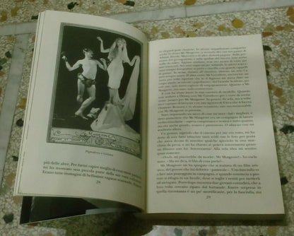 POVERA PICCINA. PATRICK DENNIS. ADELPHI EDITORE. COLLANA: FABULA 224. RISTAMPA 2010.