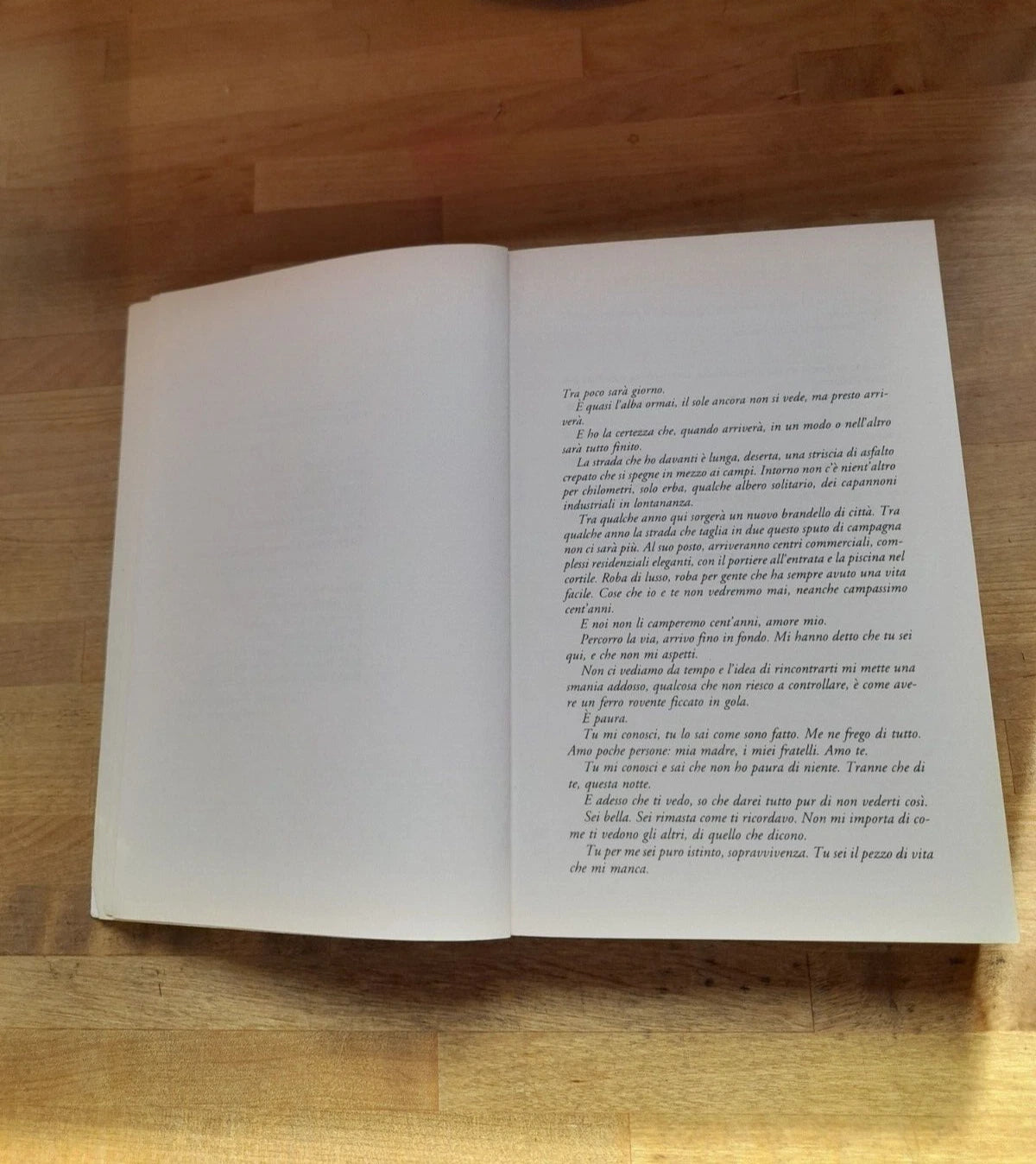 QUELLA VITA CHE CI MANCA. VALENTINA D'URBANO. TEA EDITRICE, 2017. COLLANA: TEA TANDEM. EDIZIONE SPECIALE TEA TANDEM.