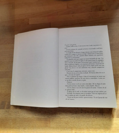 QUELLA VITA CHE CI MANCA. VALENTINA D'URBANO. TEA EDITRICE, 2017. COLLANA: TEA TANDEM. EDIZIONE SPECIALE TEA TANDEM.