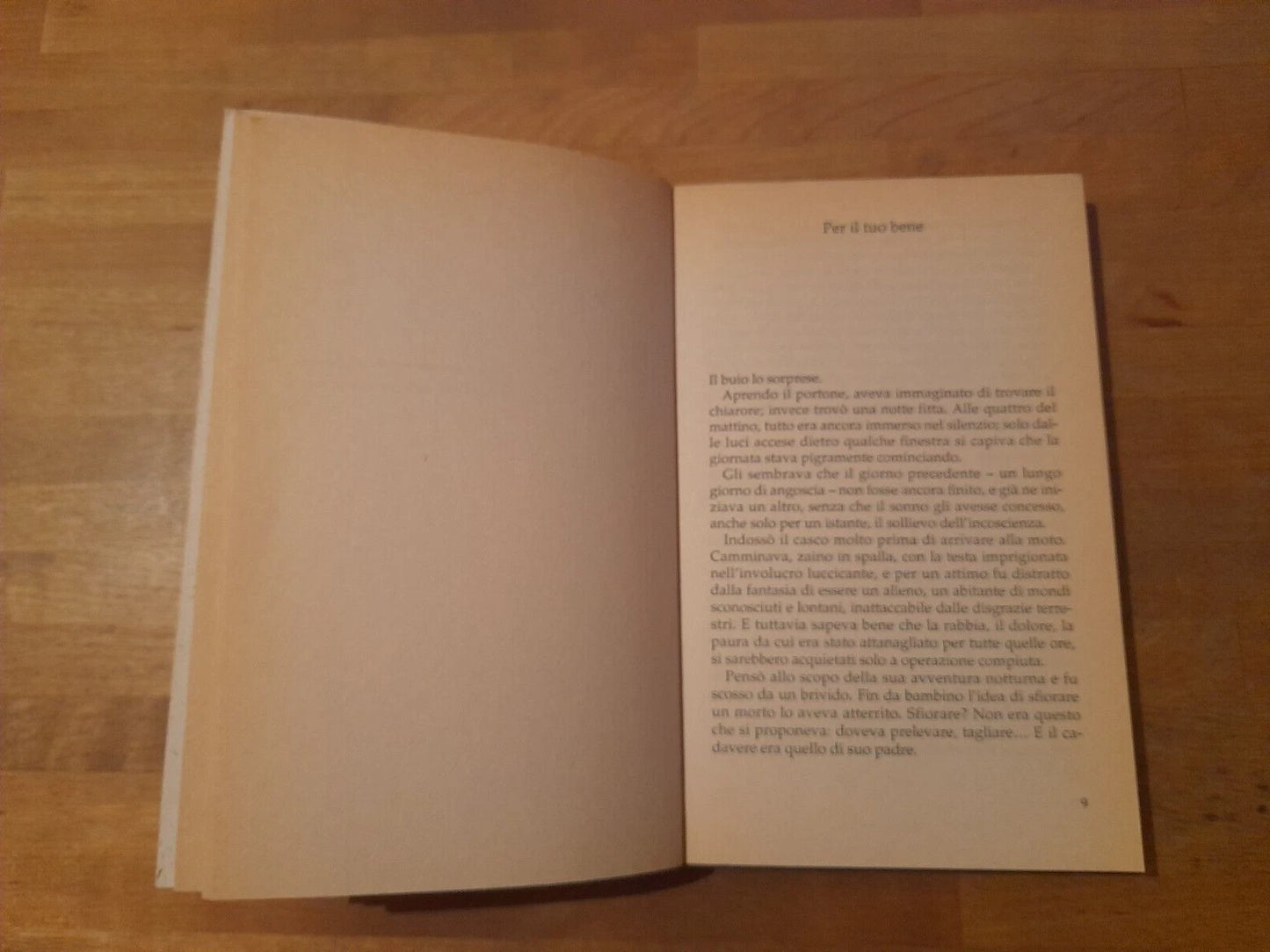 PER IL TUO BENE. PICCOLI CRIMINI IN NOME DELL'AFFETTO. GIANNA SCHELOTTO. MONDADORI EDITORE. COLLANA: OSCAR BESTSELLERS 1220. 1° EDIZIONE 2002.