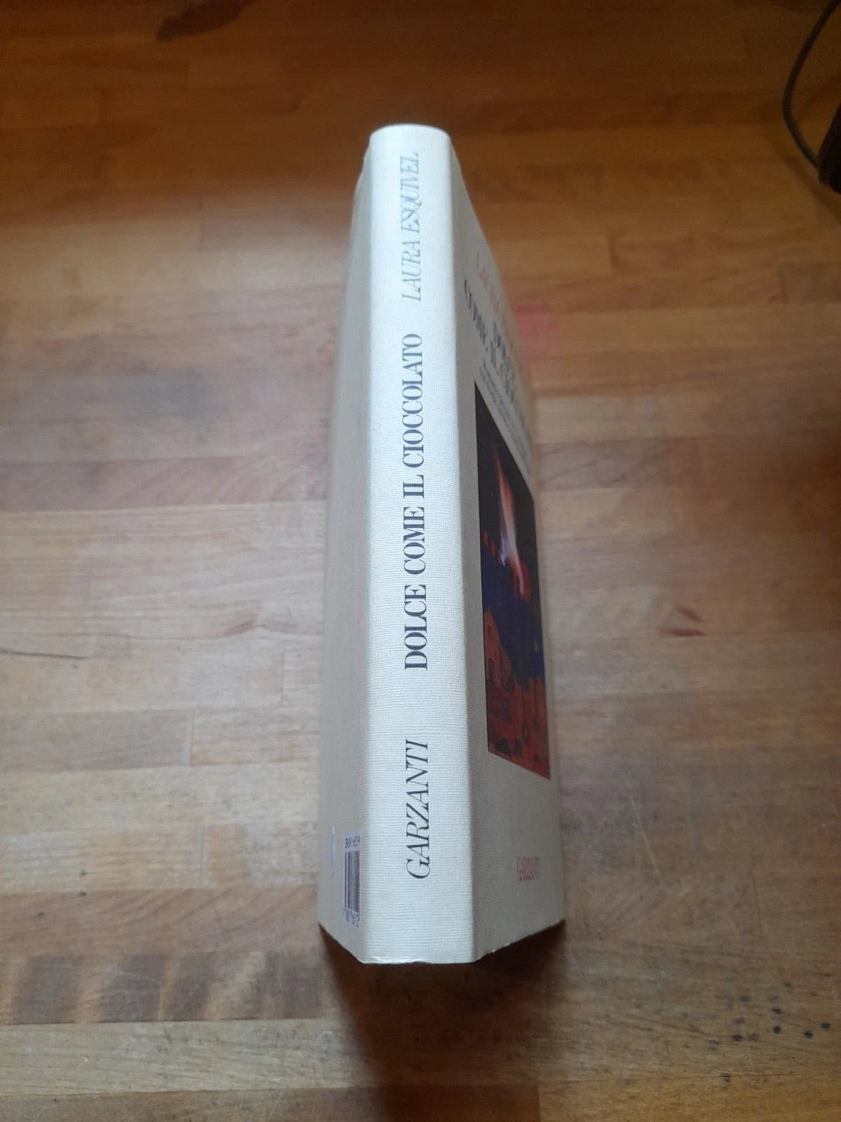 DOLCE COME IL CIOCCOLATO. ROMANZO PICCANTE IN 12 PUNTATE. LAURA ESQUIVEL. GARZANTI EDITORE. COLLANA: NARRATORI MODERNI. 4° EDIZIONE SETTEMBRE 1992.