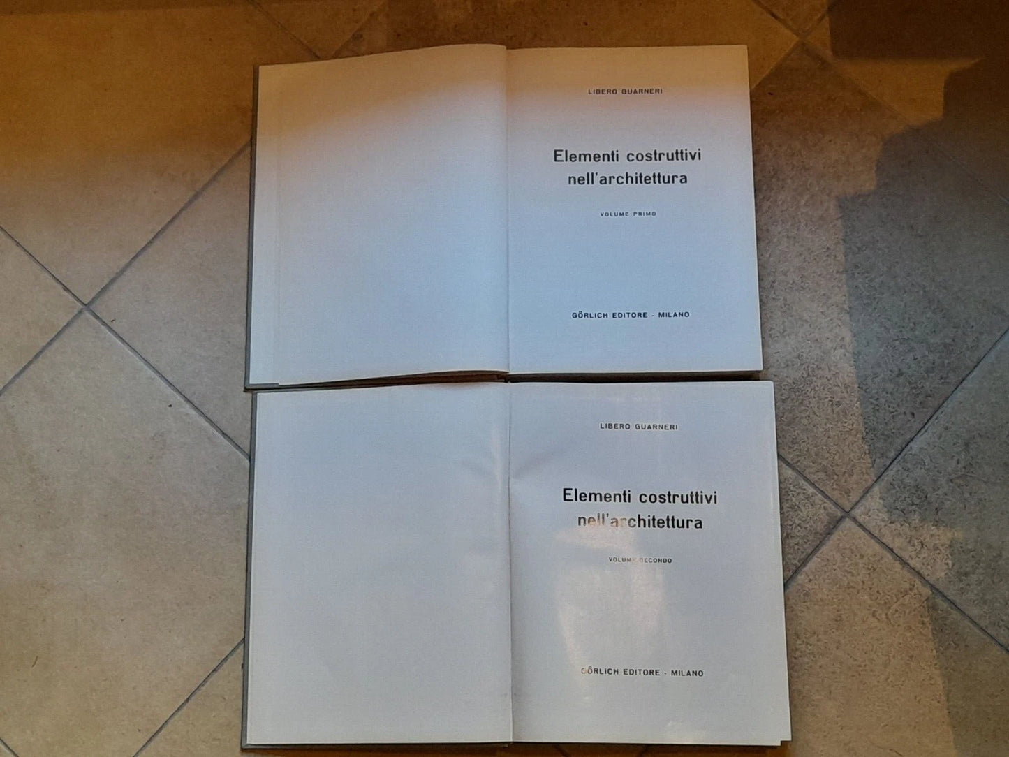ELEMENTI COSTRUTTIVI NELL'ARCHITETTURA. 2 VOLUMI. LIBERO GUARNERI. GORLICH EDITORE 1964.