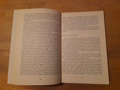 LE EMOZIONI. CONOSCERLE, COMUNICARLE E RITROVARE L'EQUILIBRIO. GIULIANA PROIETTI. XENIA EDITRICE. RISTAMPA 1999. COLLANA: TASCABILI XENIA.