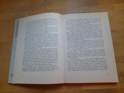 STORIA E CRONISTORIA DELLA CAMST. I SOCI RACCONTANO. GIULIANA RICCI GAROTTI. EDITORE MARSILIO. 1° EDIZIONE 1985. COLLANA: RICERCHE