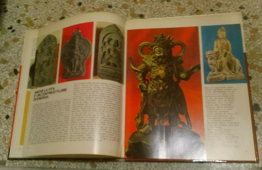 IL BUDDHA. COLLANA: I GRANDI DI TUTTI I TEMPI. EDITORE: PERIODICI MONDADORI, 1967. GABRIELE MANDEL SUGANA.