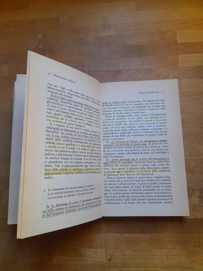 DEMOCRAZIA SCOLASTICA. LUCIANO CORRADINI. EDITRICE LA SCUOLA. 1° EDIZIONE 1976. COLLANA PEDAGOGIA 80.