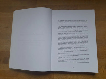 HAPPY END. LA PRIMA GUIDA ITALIANA CHE INSEGNA COME RITROVARE L'ALTRA META'. AA.VV. EDIZIONI SINGEM. 1° EDIZIONE 2004.