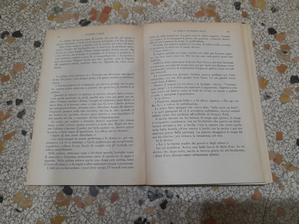LA TERRA E' UN'ARANCIA DOLCE. VITTORIO G. ROSSI. MONDADORI EDITORE. 2° EDIZIONE 1962. COLLANA: IL BOSCO VOLUME 88.