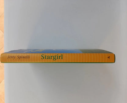 STARGIRL. JERRY SPINELLI. COLLANA: JUNIOR BESTSELLERS. MONDADORI EDITORE. 1° EDIZIONE FEBBRAIO 2001.