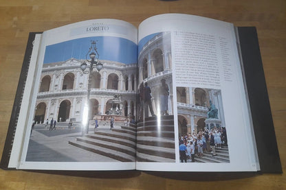 CITTA' D'ARTE IN ABRUZZO, MARCHE E ROMAGNA. SERIE: BANCA POPLARE DELL'ADRIATICO. RISTAMPA 2002. AA.VV.