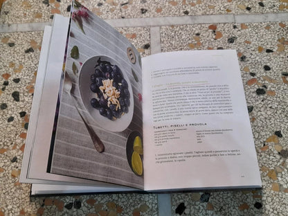 LA CUCINA FELICE. LE MIE 76 RICETTE PER STARE BENE. ANGELA FRENDA. RIZZOLI EDITORE. 1° EDIZIONE 2016.