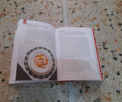 ALMANACCO ALIMENTARE 2019. GIORNO PER GIORNO UN ANNO DI RICETTE. AA.VV. CAIRO EDITORE. 1° EDIZIONE OTTOBRE 2018. COLLANA: EXTRA.