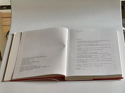 AVANZATA DELLA VITTORIA. AA.VV. EDITORI INTEPRESS, BUDA-PRESS,ORBIS, NOVOSTI,SOFIA..  RISTAMPA 1975.