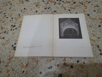 ARCHITETTURA E DECORAZIONI NELLE CHIESE DI MILANO. EVA TEA. A CURA DEL BANCO AMBROSIANO. EDIZIONE FUORI COMMERCIO 1952.