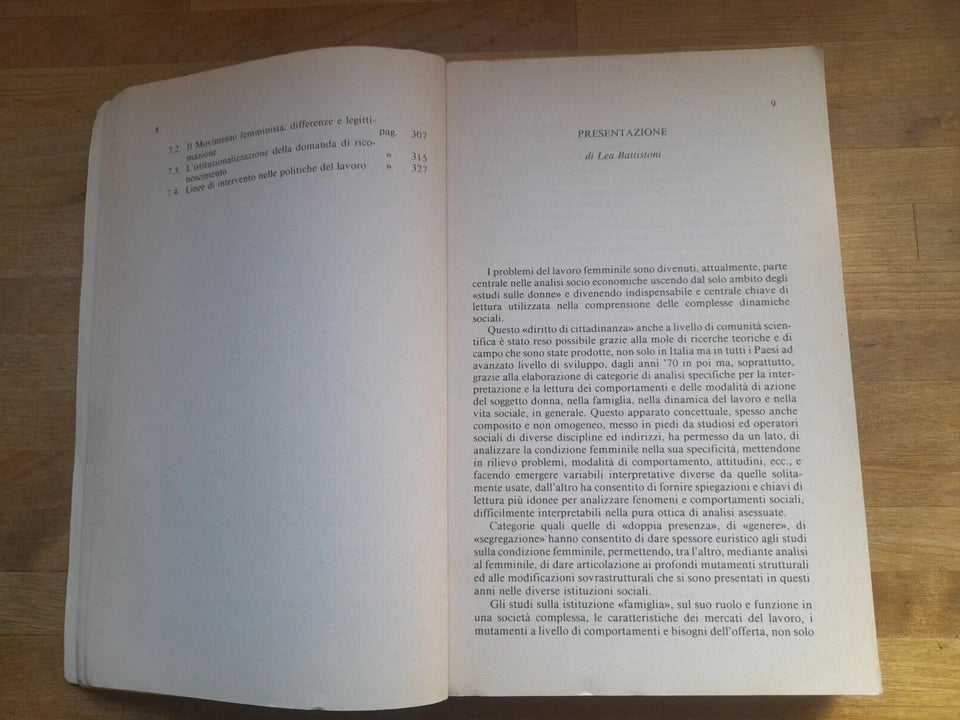 PERCORSI FEMMINILI LAVORO, FORMAZIONE E FAMIGLIA NEL LAZIO. AA.VV. FRANCO ANGELI EDITORE. RISTAMPA 1988. COLLANA: ISFOL - STRUMENTI E RICERCHE.
