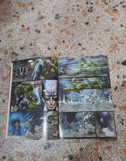 WORLD WAR HULK. GREG PAK - JOHN ROMITA JR. MARVEL 2019. IN LINGUA INGLESE.