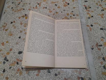 PRIGIONIERA IN UTOPIA. GIOVANNA PEZZUOLI. EDIZIONI IL FORMICHIERE. RISTAMPA 1978. COLLANA: CONTRADDIZIONI.