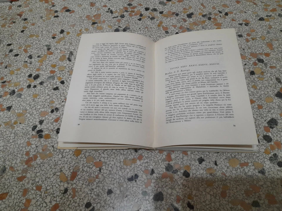 ARCHITETTURA E DECORAZIONI NELLE CHIESE DI MILANO. EVA TEA. A CURA DEL BANCO AMBROSIANO. EDIZIONE FUORI COMMERCIO 1952.