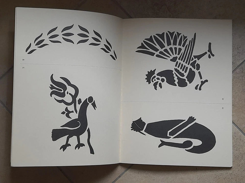 PENNSYLVANIA DUTCH CUT & USE STENCILS. JOANNE C. DAY. 47 FULL-SIZE STENCILS. DOVER PUBLICATIONS, INC., NEW YORK.  1° EDIZIONE ORIGINALE IN LINGUA INGLESE, GIUGNO 1975.