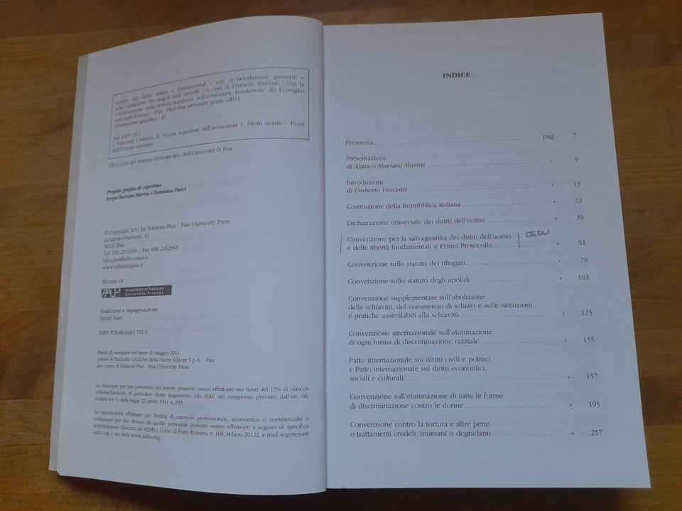CODICE DEI DIRITTI UMANI E FONDAMENTALI. UMBERTO VINCENTI. COLLANA: FORMAZIONE GIURIDICA 8. EDIZIONI PLUS 2011.