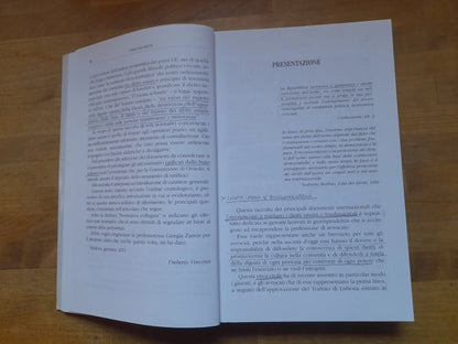 CODICE DEI DIRITTI UMANI E FONDAMENTALI. UMBERTO VINCENTI. COLLANA: FORMAZIONE GIURIDICA 8. EDIZIONI PLUS 2011.
