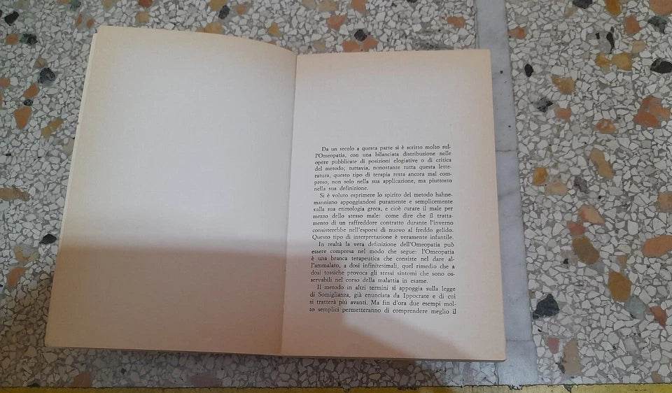 OMEOPATIA E.A. MAURY. BIETTI EDITORE, 1977. DIZIONARIO DEI DISTURBI CURABILI CON L'OMEOPATIA.