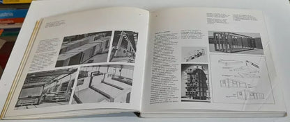 LA CULTURA DEL "TRIDIMENSIONALE" EDILIZIA INDUSTRIALE CON ELEMENTI CELLULARI. AA.VV. BE-MA EDITRICE. 1° EDIZIONE 1981. COLLANA: TECNICHE E MATERIALI.