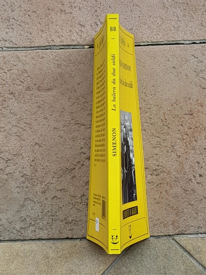 LA BALERA DA DUE SOLDI. GEORGES SIMENON. ADELPHI EDITORE. 8° EDIZIONE 2003. COLLANA: GLI ADELPHI 88 LE INCHIESTE DI MAIGRET.