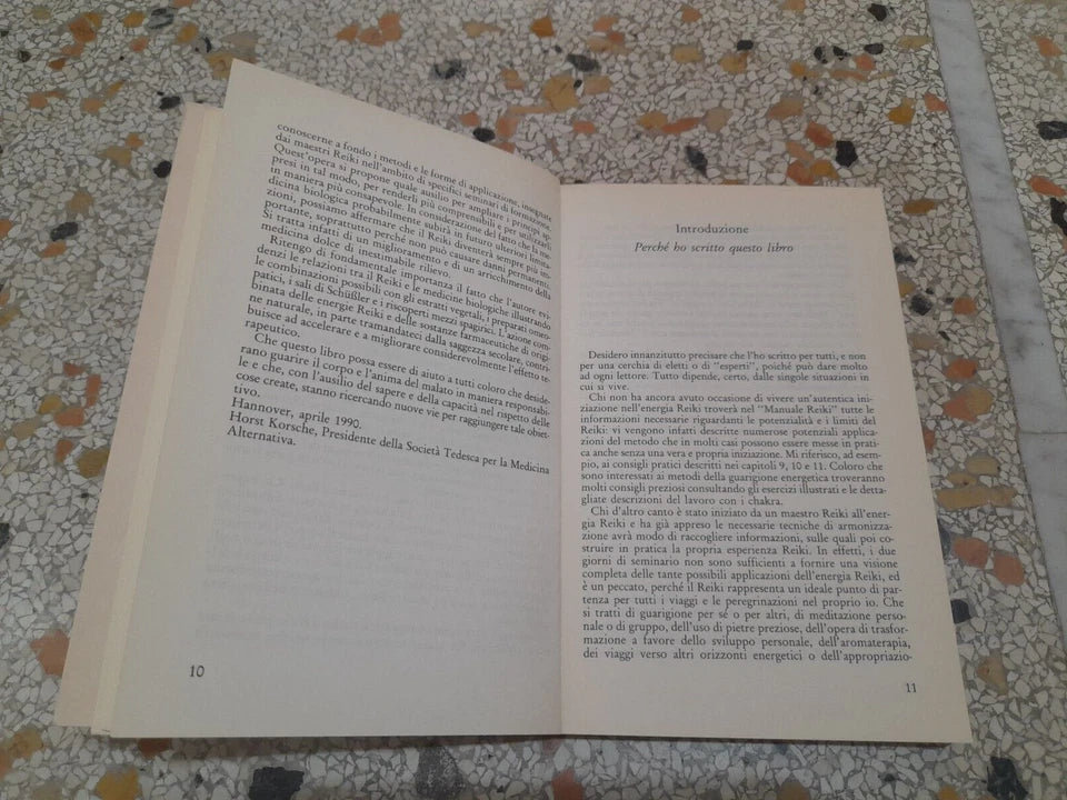 REIKI. WALTER LüBECK. ARMENIA EDITRICE. COLLANA: L'ALTRA MEDICINA. RISTAMPA 1995. ILLUSTRATO IN B/N.