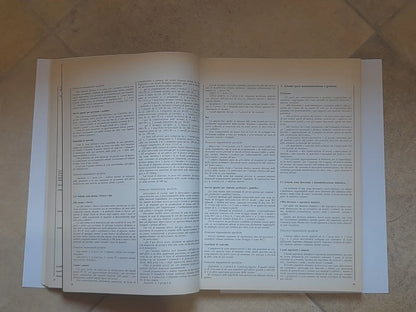 UN SISTEMA EDILIZIO PER LA SCUOLA SECONDARIA SUPERIORE. EDIZIONI LUIGI PARMA. 1° EDIZIONE 1980. COLLANA: SAIE. AA.VV.