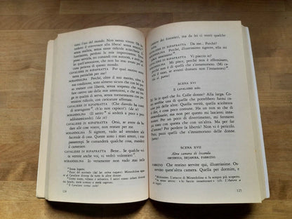 LA LOCANDIERA. CARLO GOLDONI. BUR RIZZOLI EDITORE. COLLANA: SUPERBUR CLASSICI 10. IX° RISTAMPA 2003.